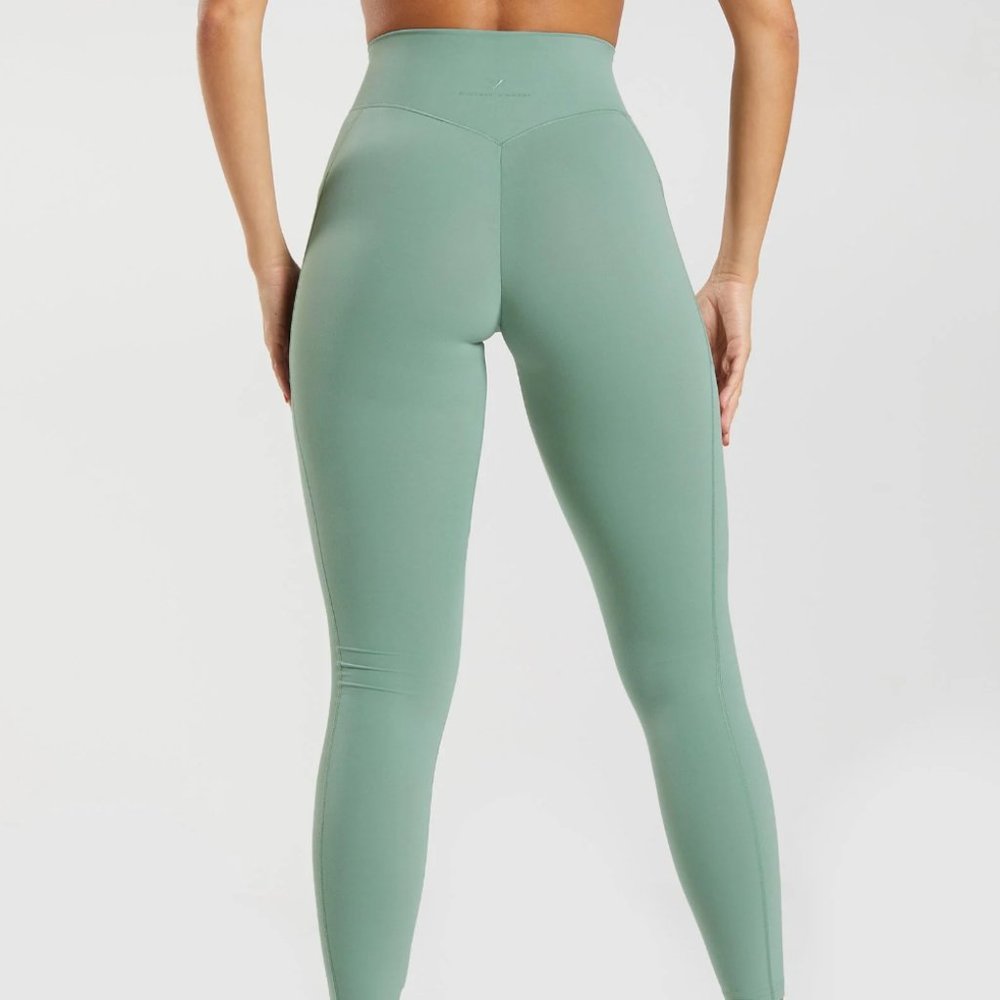 BNWT GYMSHARK X WHITNEY SIMMONS V5 LEGGINGS LEAF GREEN XS - Picture 2 of 7